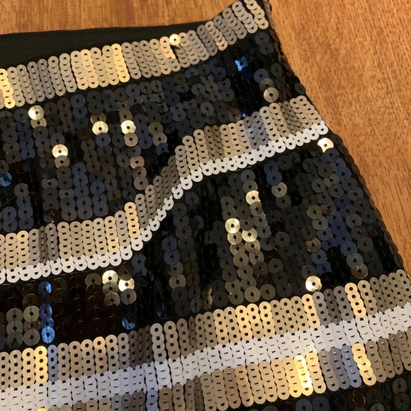 Express Sequined Mini Skirt - Picture 2 of 4